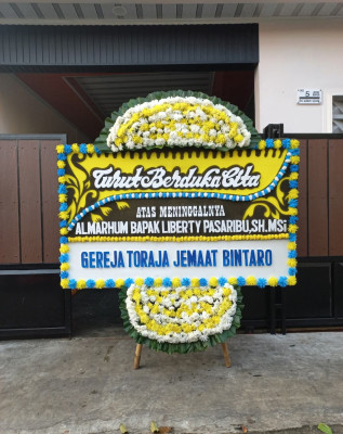 Papan Bunga Duka di Tanjung Agung